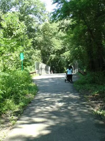 Vanderbilt Motor Parkway - Hollis Hills, NY