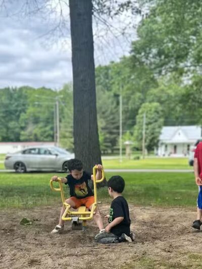 Hutson Memorial Park - Hutsonville, IL