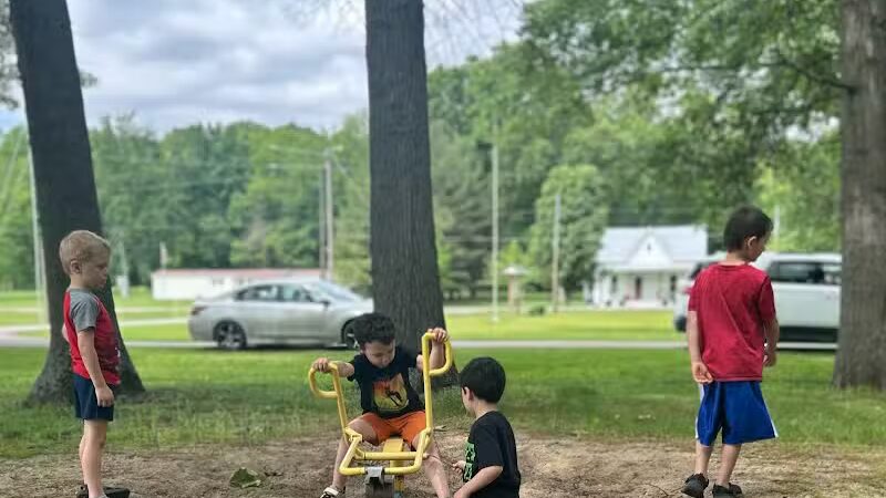 Hutson Memorial Park - Hutsonville, IL