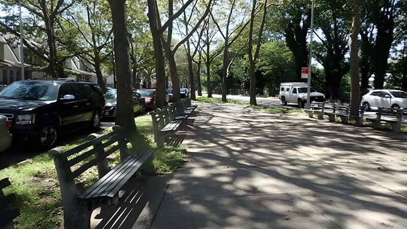 Foch Sitting Area - Jamaica, NY