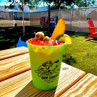 Off Leash Dog Bar - Lincoln, NE