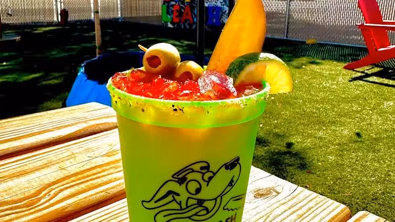 Off Leash Dog Bar - Lincoln, NE