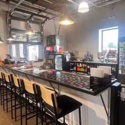 Off Leash Dog Bar - Lincoln, NE