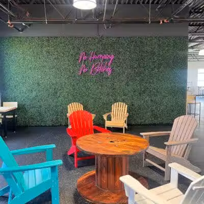 Off Leash Dog Bar - Lincoln, NE