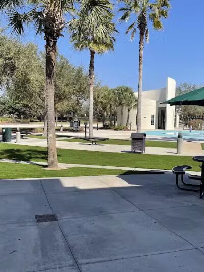 Park Square - Lithia, FL