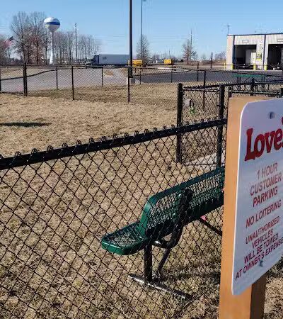 Dog Park at Love's Travel Stops - Marion, IL