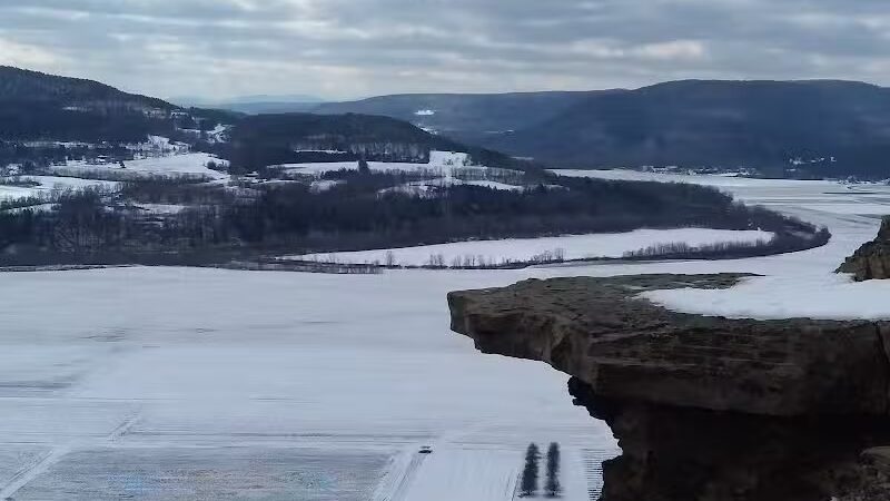 Vroman's Nose Hiking Trail - Middleburgh, NY