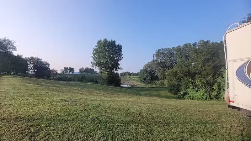 Garden Inn RV Park - Mound City, MO