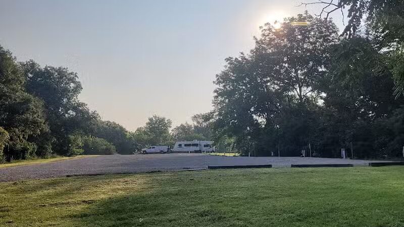 Garden Inn RV Park - Mound City, MO