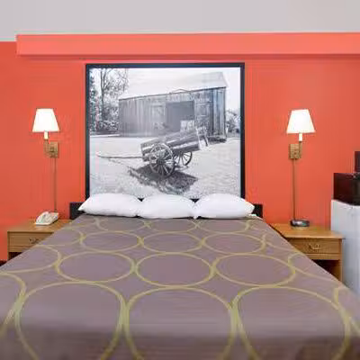 Super 8 by Wyndham Mound City - Mound City, MO