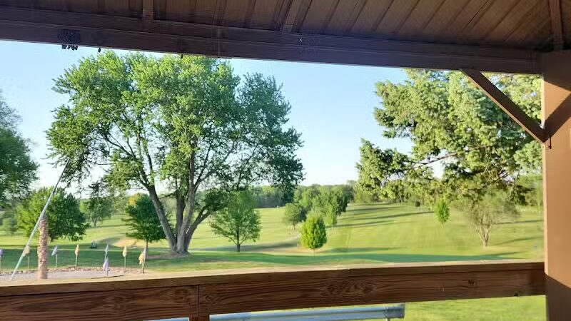 Toad Hollar Bar & Grill - Mound City, MO