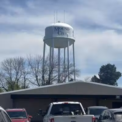 Toad Hollar Bar & Grill - Mound City, MO