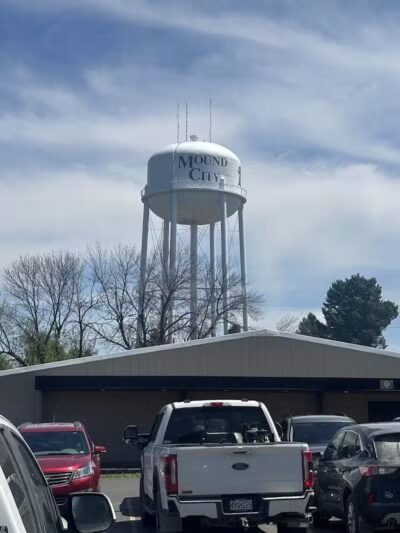 Toad Hollar Bar & Grill - Mound City, MO