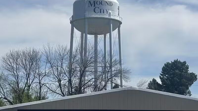 Toad Hollar Bar & Grill - Mound City, MO