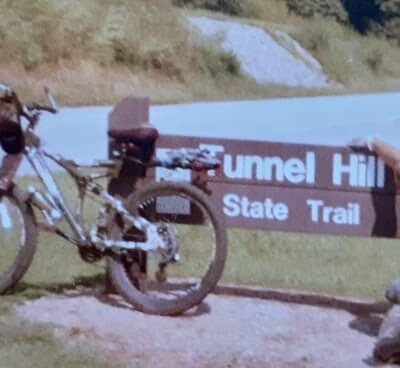 Tunnel Hill State Trail parking & trailhead - New Burnside, IL
