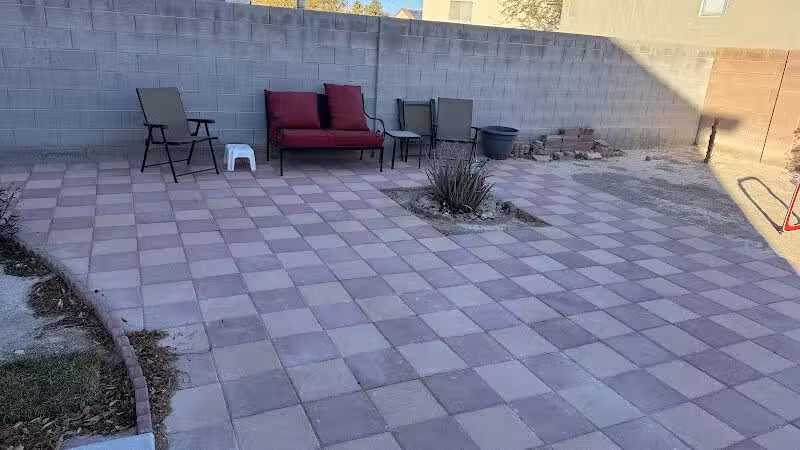 Kaurie’s fully fenced yard with agility trading course - North Las Vegas, NV