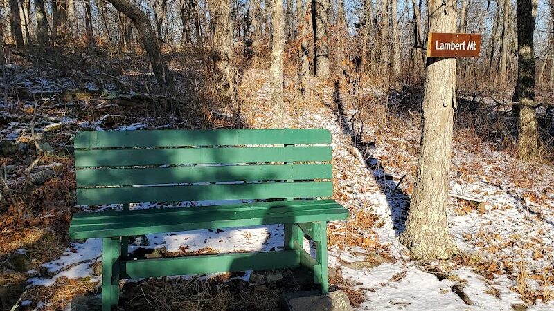 Avalonia TriTown Preserve Parking - North Stonington, CT