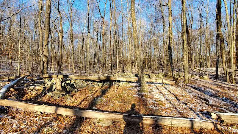 Avalonia TriTown Preserve Parking - North Stonington, CT