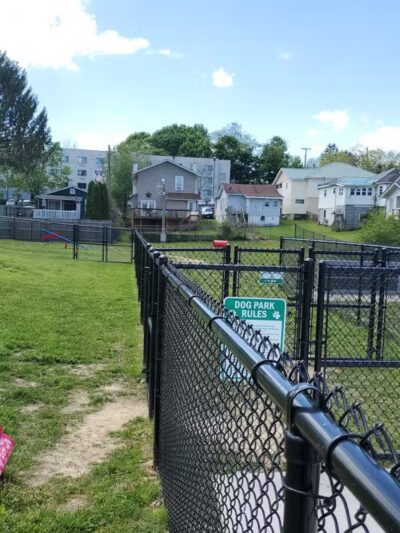 Oak Hill Dog Park - Oak Hill, WV