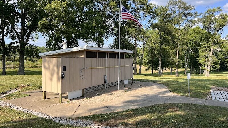 New Lake Campground - Oakland City, IN