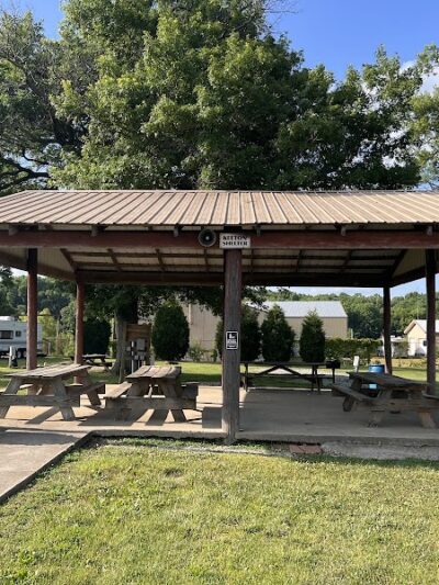 New Lake Campground - Oakland City, IN