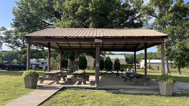 New Lake Campground - Oakland City, IN