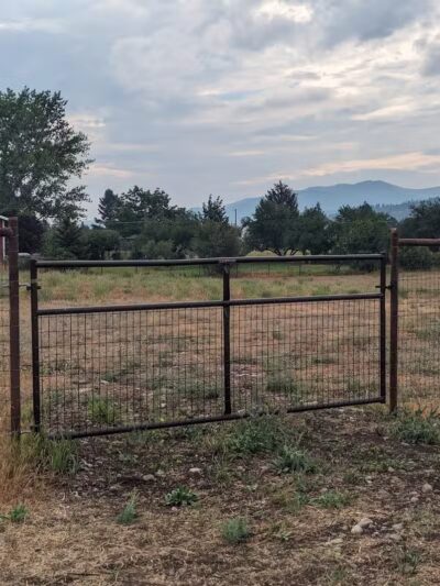 Speedy Tail Acres-Private Dog Park - Otis Orchards, WA