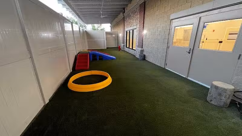 K9 Resorts Luxury Pet Hotel Overland Park - Overland Park, KS