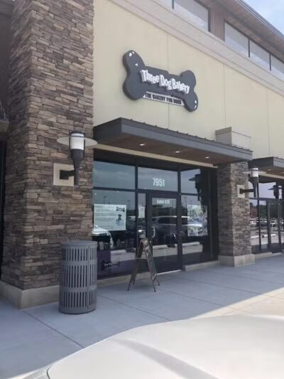 Three Dog Bakery Overland Park - Overland Park, KS