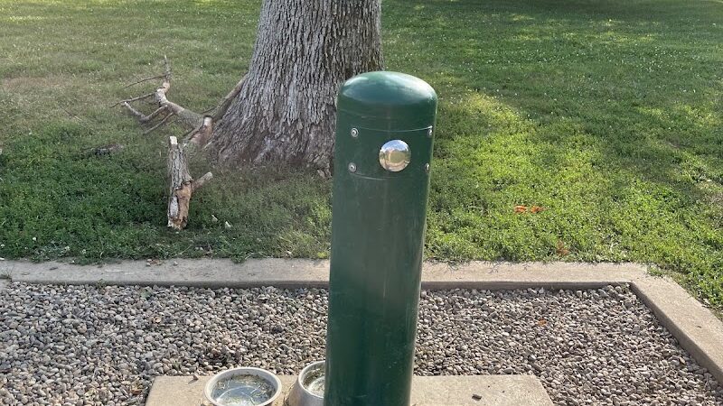 Happy Tails Dog Park - Pekin, IL