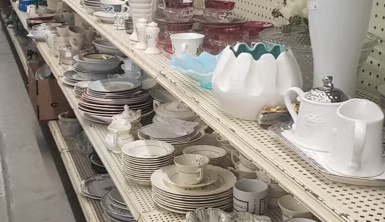 Ravena Barn Flea Market - Ravena, NY