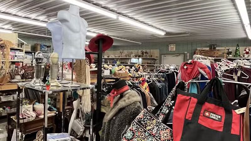 Ravena Barn Flea Market - Ravena, NY