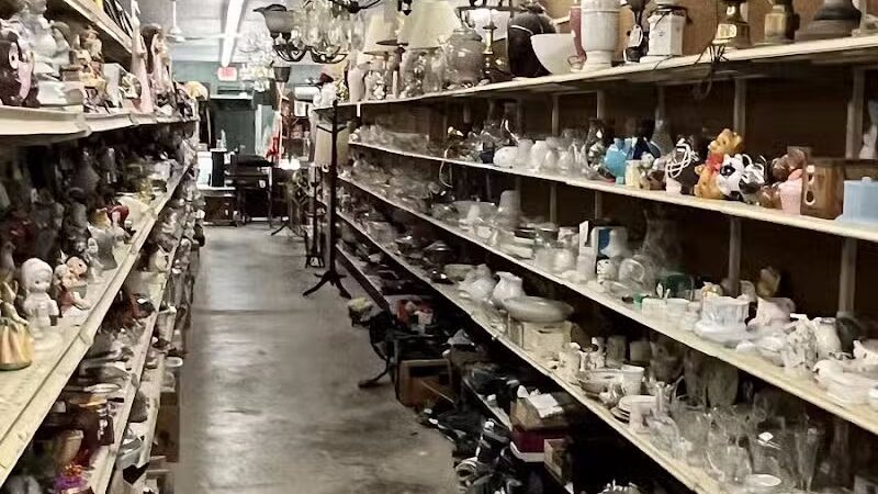 Ravena Barn Flea Market - Ravena, NY