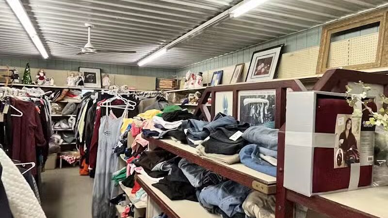 Ravena Barn Flea Market - Ravena, NY