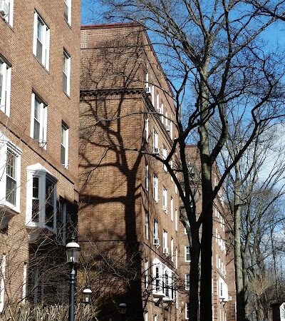 Wallenberg Square - Richmond Hill, NY