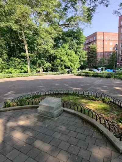 Wallenberg Square - Richmond Hill, NY