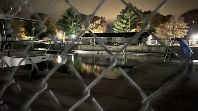 Roanoke Park Swimming Pool - Roanoke, IL