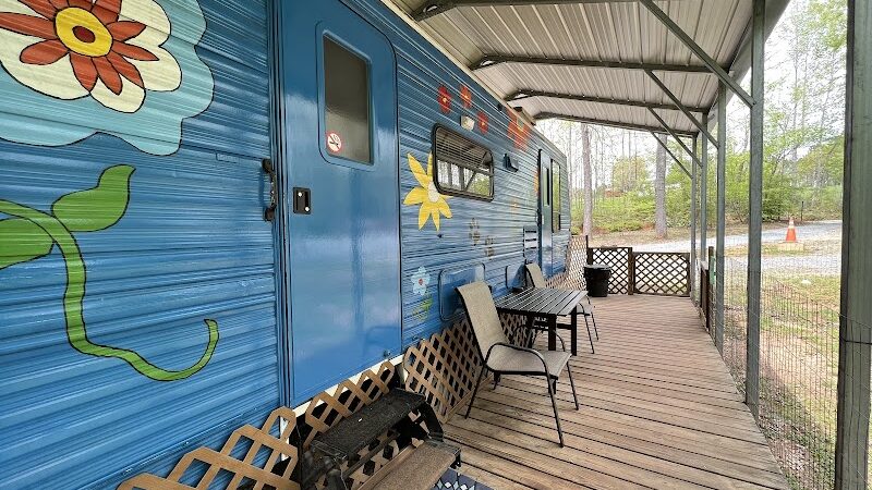 Four Paws Kingdom Campground & Dog Retreat