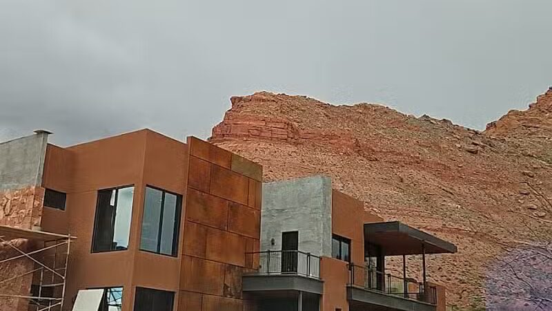 Santa Clara Arboretum Trail Parking - Santa Clara, UT