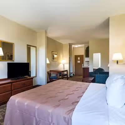 Quality Inn & Suites Schoharie near Howe Caverns - Schoharie, NY