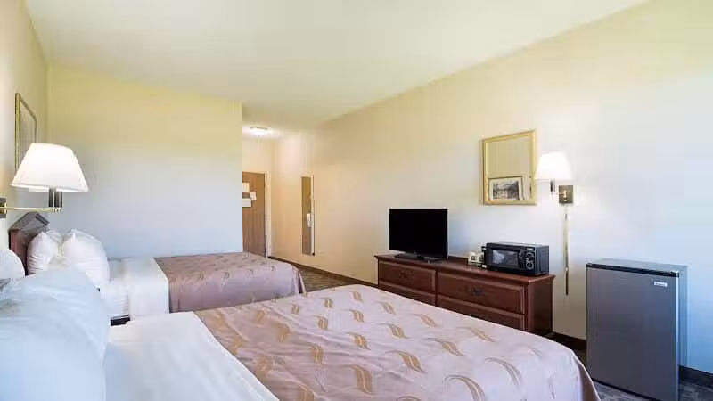 Quality Inn & Suites Schoharie near Howe Caverns - Schoharie, NY