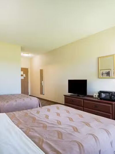 Quality Inn & Suites Schoharie near Howe Caverns - Schoharie, NY