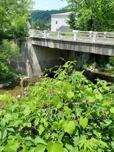 Erie Canal Trail Parking - Sprakers, NY