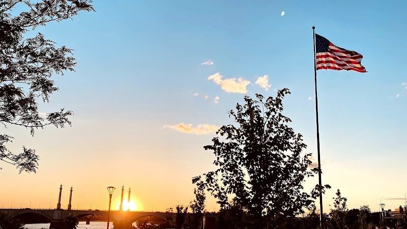 Connecticut River Walk and Bikeway - Springfield, MA