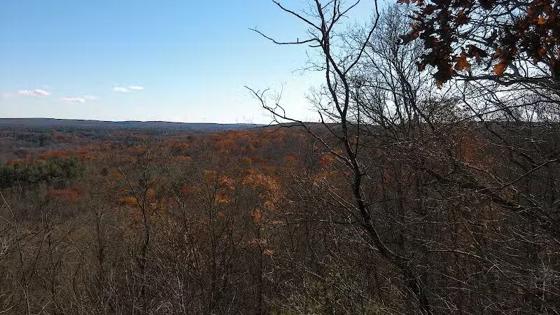 Fifty-Foot Cliff Preserve Trailhead - Storrs, CT