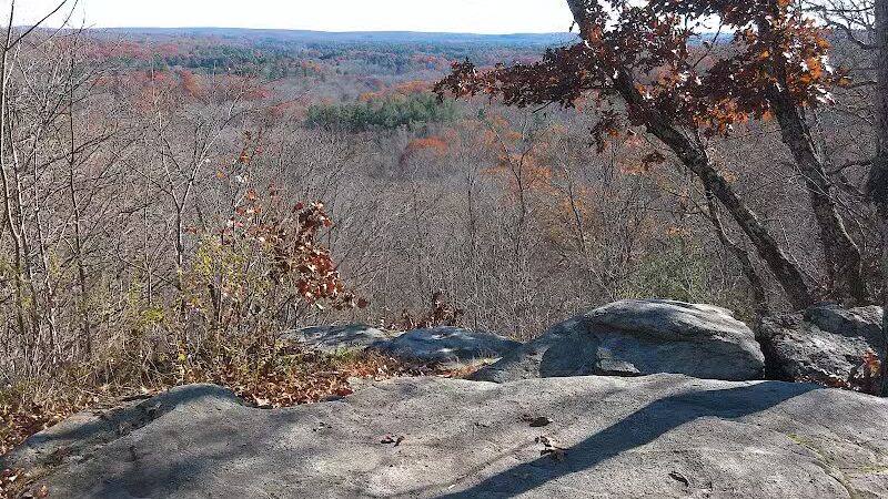 Fifty-Foot Cliff Preserve Trailhead - Storrs, CT