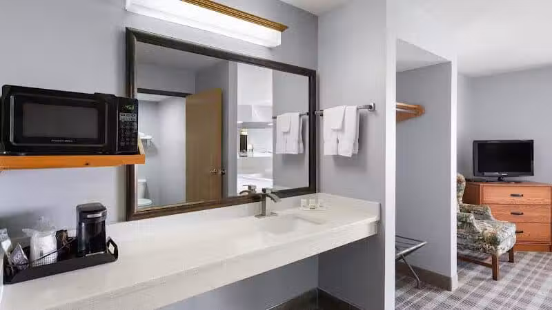 AmericInn by Wyndham Stuart - Stuart, IA