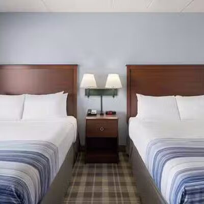 AmericInn by Wyndham Stuart - Stuart, IA