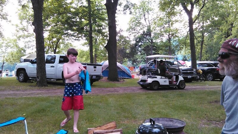 Evening Star Camping Resort - Topeka, IL