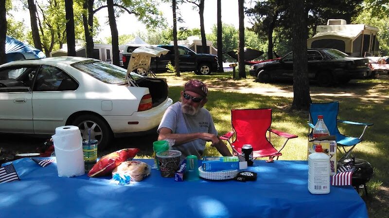 Evening Star Camping Resort - Topeka, IL